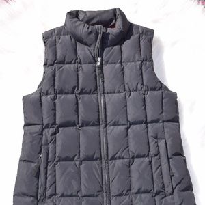 Gap womens black puffer vest